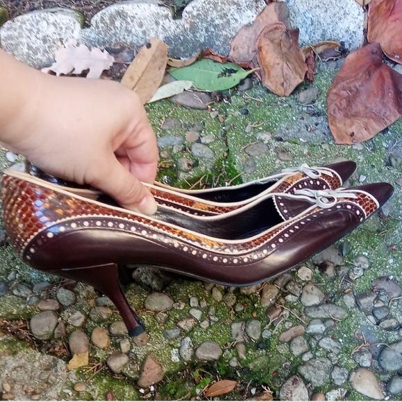 Designer Magrit Real Leather Court Heeled Shoes - Picture 11 of 14